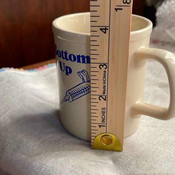 Midcentury “Bottoms up” Japan stoneware coffee mug - Picture 5 of 8